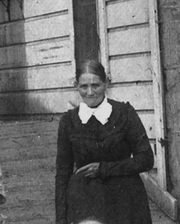 Louisa Hunt Taplin Keeps the Farm